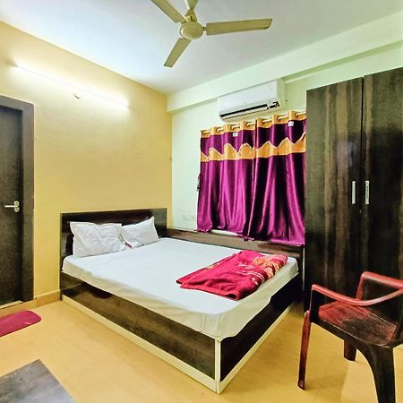 Rest Inn Hotel Newtown Road Near Tata Medical Calcutta Buitenkant foto