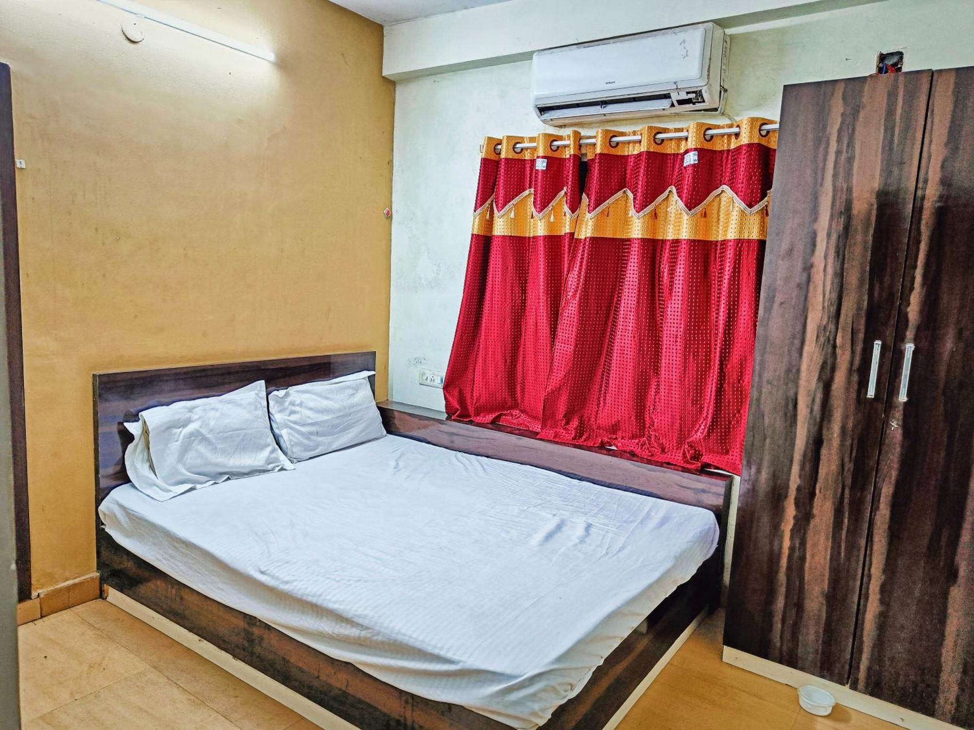 Rest Inn Hotel Newtown Road Near Tata Medical Calcutta Buitenkant foto