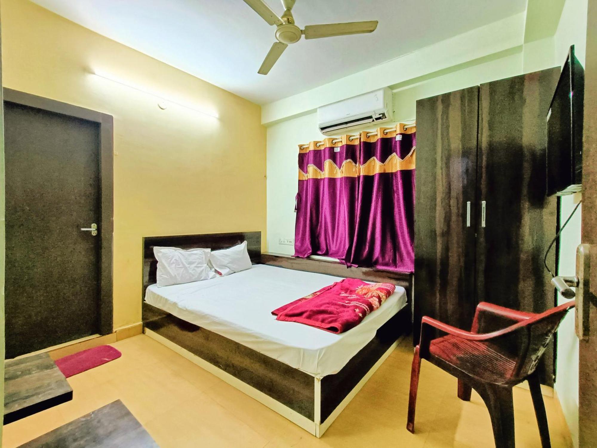 Rest Inn Hotel Newtown Road Near Tata Medical Calcutta Buitenkant foto