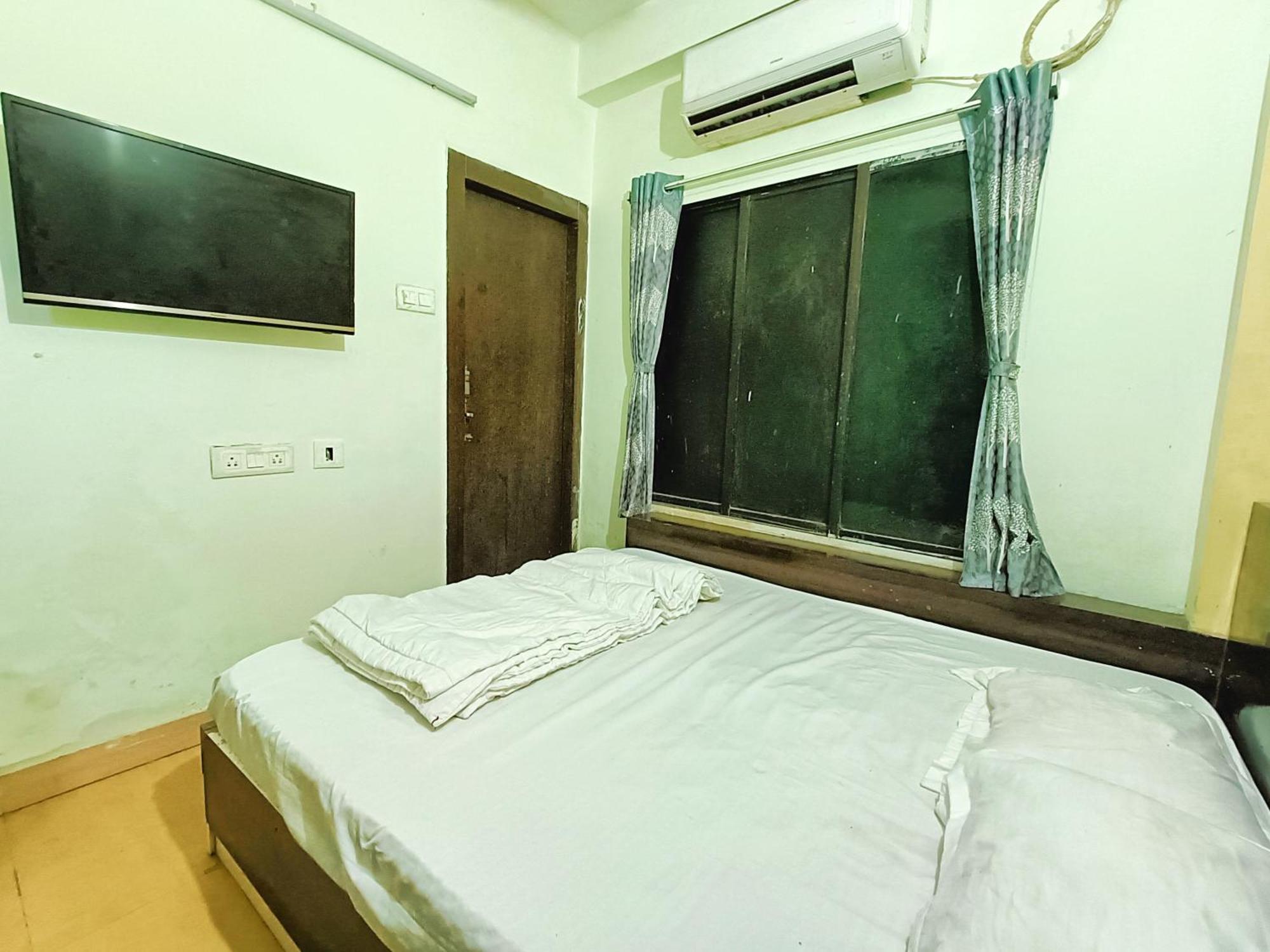 Rest Inn Hotel Newtown Road Near Tata Medical Calcutta Buitenkant foto
