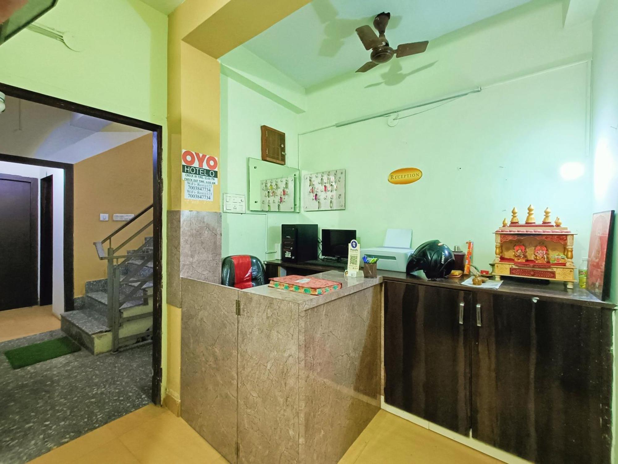 Rest Inn Hotel Newtown Road Near Tata Medical Calcutta Buitenkant foto